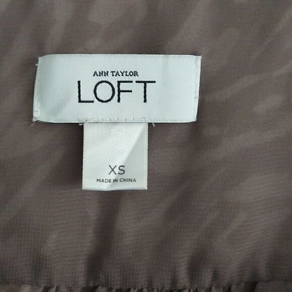 LOFT Sleeveless Blouse Animal Print Natura Tan size XS - Picture 3 of 6